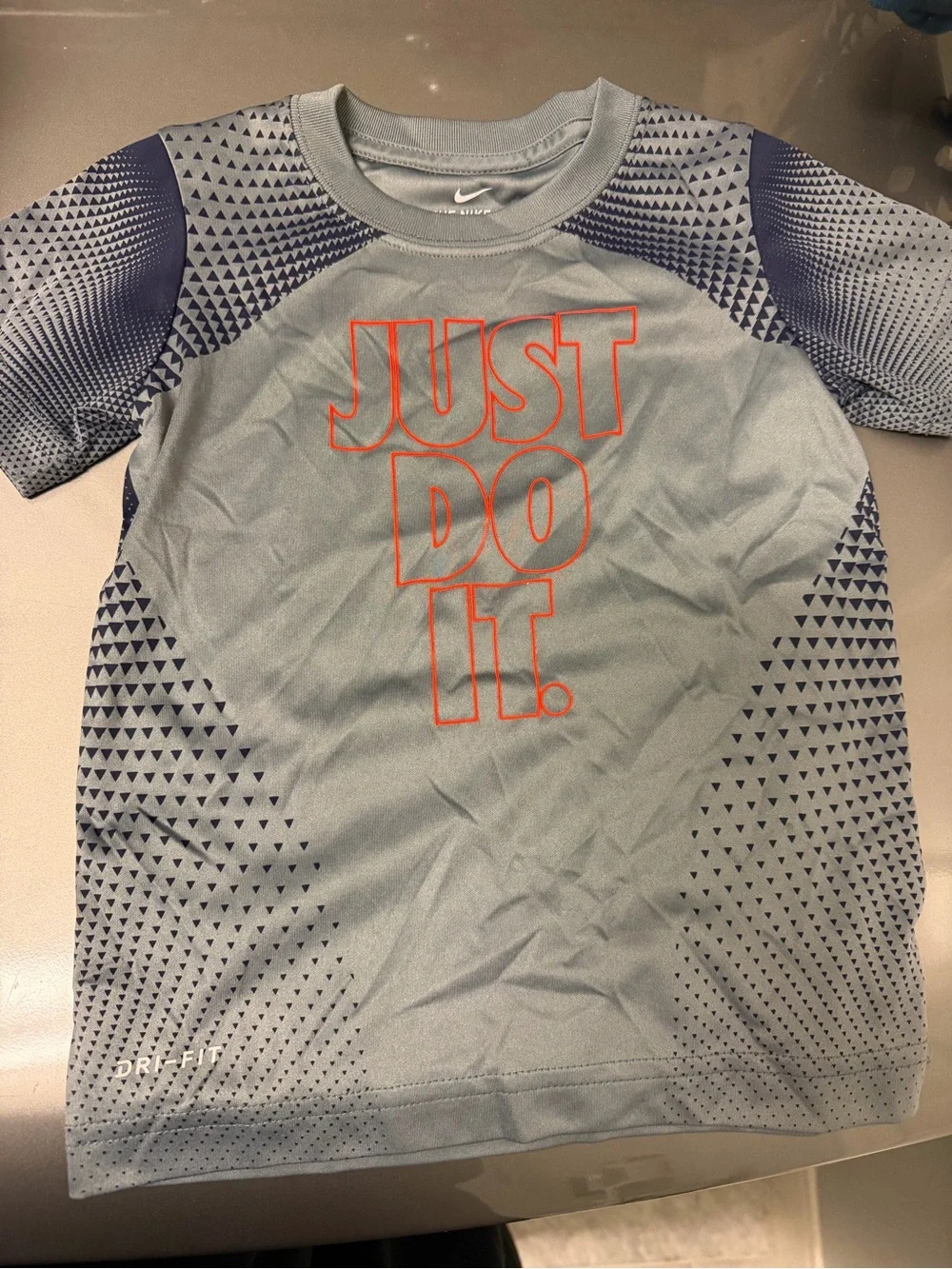 Nike 3T drifit short sleeve and shirt bundle play condition mostly - Picture 2 of 13